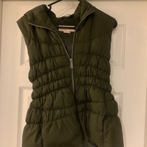 Olive green puffy vest Michael Koors M